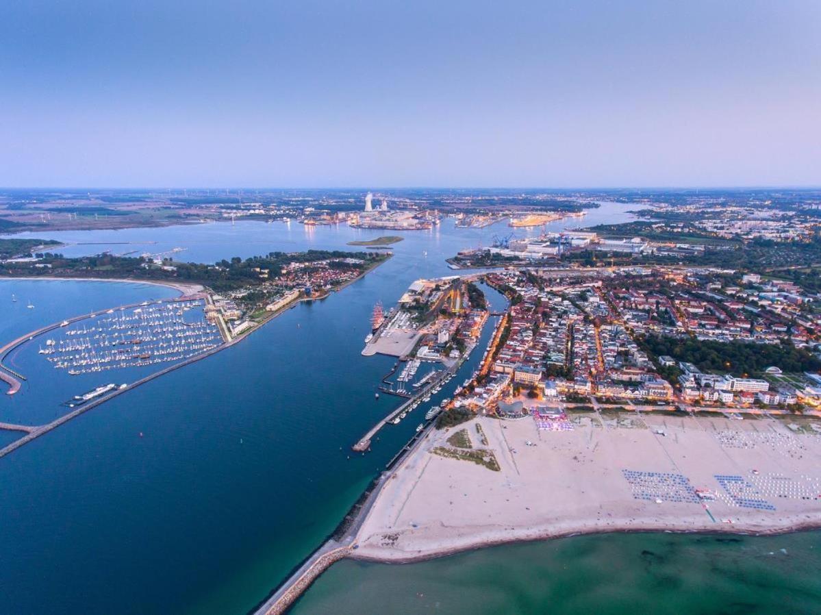 Schiller, Wenige Schritte Zum Strand Rostock Exterior photo